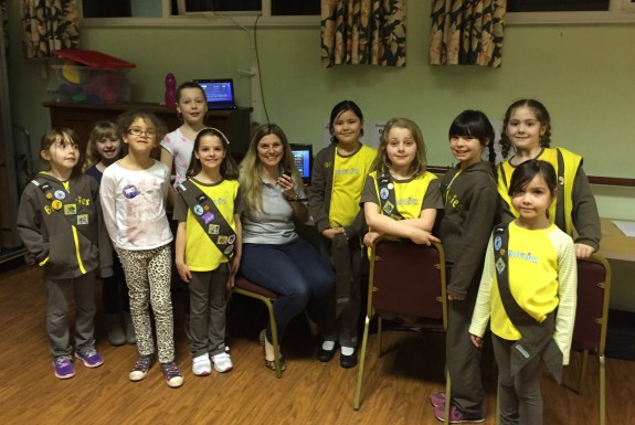 Leigh-on-Sea Brownies support World Thinking Day