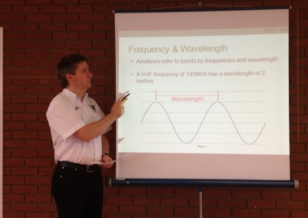 Pete M0PSX teaching frequency and wavelength