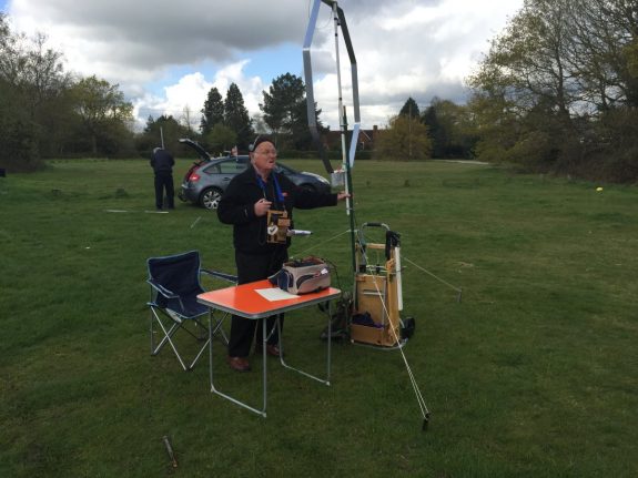 Tom G0SBW and his mag loop at Galleywood Common