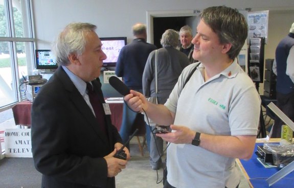 Pete M0PSX talking to Kempton Radio Rally organiser Paul M0CJX