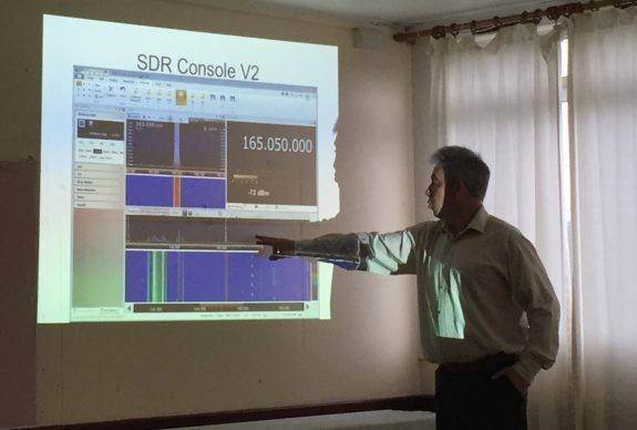 Paul 2E0DNQ demonstrating SDR software