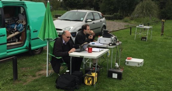 Steve 2E0UEH and Rob 2E0LMX working at Shoebury East Beach in Sept 2015