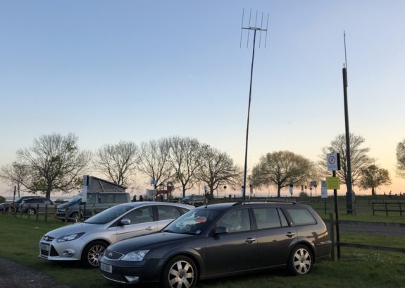 Geoff G0DDX searching for 2m contacts at Shoebury East Beach