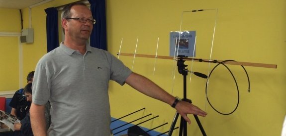 Steve M0SHQ - more on working satellites and some handy AMSAT info