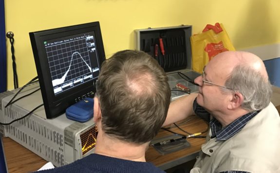 Mike G4NVT at the controls of his trusty analyser